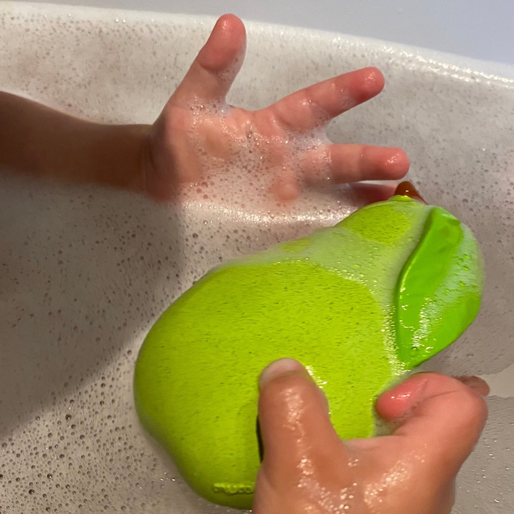 Perry de Peer - Natuurlijk Rubberen Bad en Bijtspeeltje